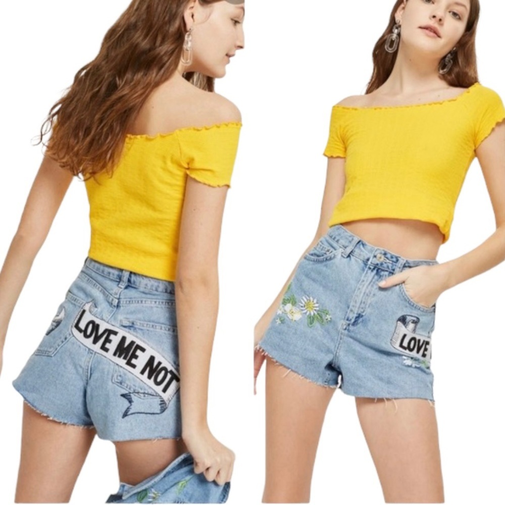 TOPSHOP Moto Love Me Not Embroidered Mom Shorts Light Wash 2